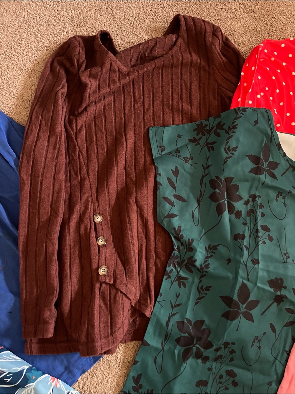 Bundle of 6 Women’s Tops - Picture 3 of 4